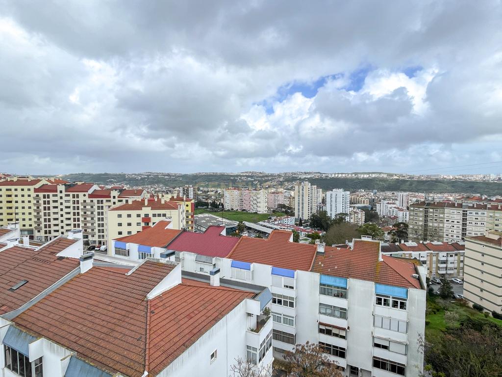 Apartamento T3 - Casal do Chapim - Odivelas - Garagem - Arrecadação - Image 25